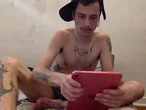 chrisalmeid  online show from 13, 10, 2025