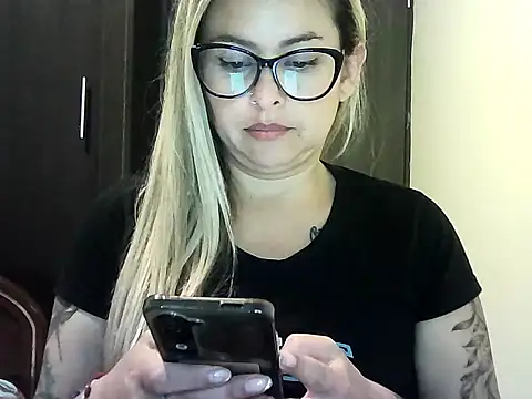 Valery  Rouse  online show from 14, 12, 2025