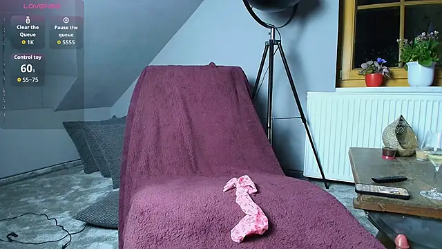 SashaSilk online show from 27, 10, 2025