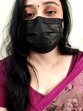 Monica cams online show from 18, 9, 2025