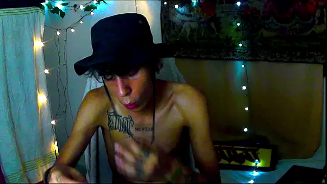 Crxxxsh online show from 18, 9, 2025