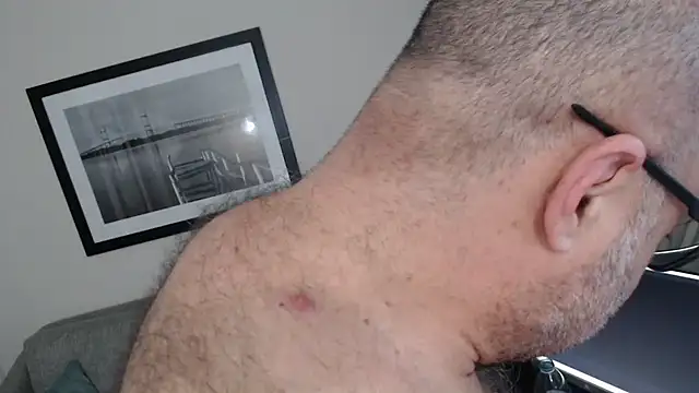 Snapshot of bullmusclejoe chatting on 6, 11, 2025 bullmusclejoe online show from 6, 11, 2025