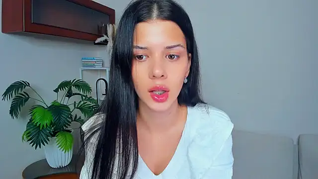 JoCauterucci online show from 17, 10, 2025