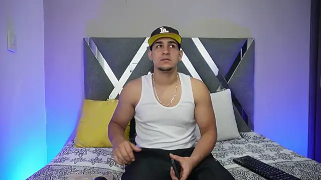 Snapshot of massimo_vidal_ chatting on 11, 10, 2025 massimo vidal online show from 11, 10, 2025