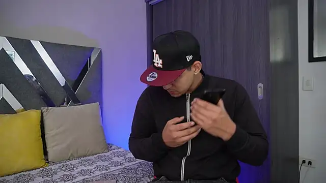 Snapshot of massimo_vidal_ chatting on 13, 10, 2025 massimo vidal online show from 13, 10, 2025