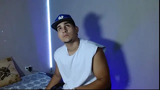 Snapshot of massimo_vidal_ chatting on 14, 11, 2025 massimo vidal online show from 14, 11, 2025