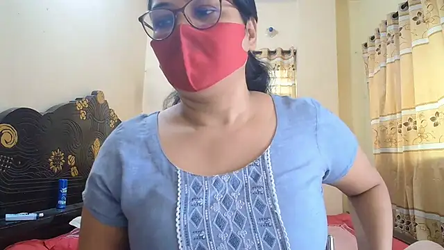 Snapshot of Elena_cruz5 chatting on 1, 7, 2026 Elena cruz5 online show from 1, 7, 2026