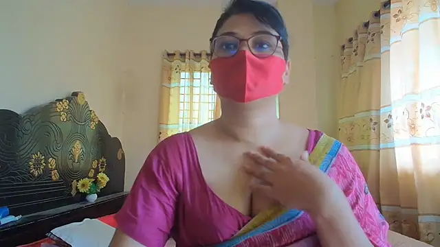 Snapshot of Elena_cruz5 chatting on 14, 7, 2026 Elena cruz5 online show from 14, 7, 2026