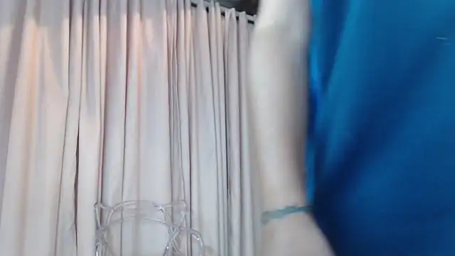 Skarlett hot  online show from 15, 10, 2025