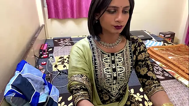 LuvLayla online show from 11, 11, 2025