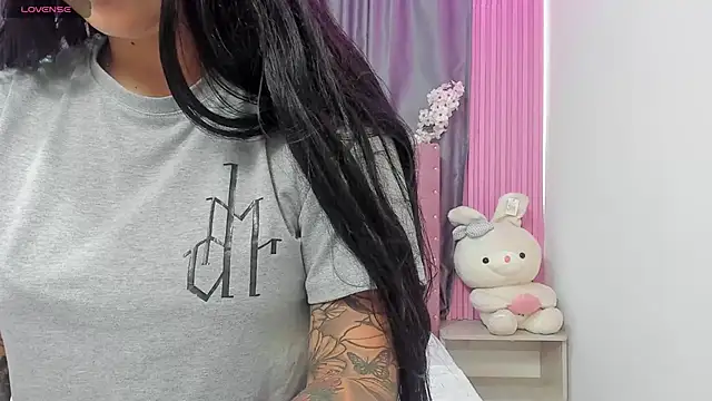 Nayla-Mouna online show from 8, 10, 2025