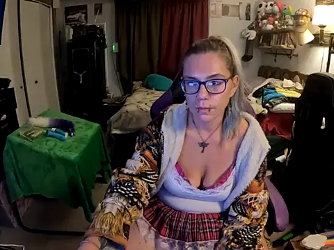 R4inbowK1tty online show from 9, 10, 2025