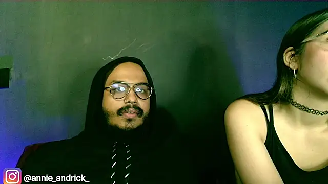  leda swan  online show from 8, 10, 2025