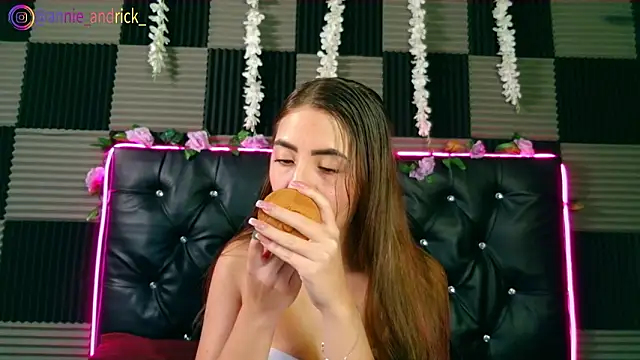  leda swan  online show from 20, 2, 2026