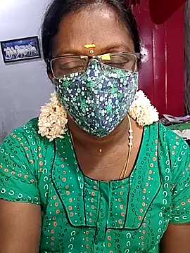 Snapshot of umashreetamil chatting on 28, 9, 2025 umashreetamil online show from 28, 9, 2025