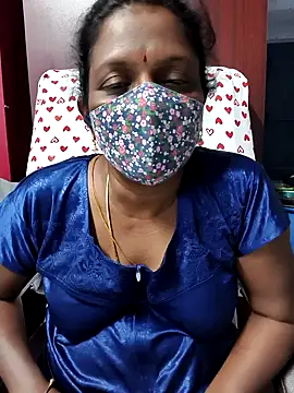 Snapshot of umashreetamil chatting on 4, 4, 2026 umashreetamil online show from 4, 4, 2026