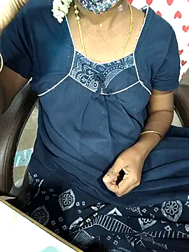 Snapshot of umashreetamil chatting on 7, 4, 2026 umashreetamil online show from 7, 4, 2026