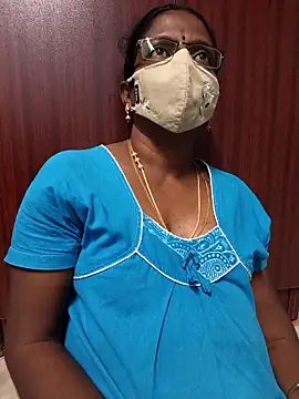 Snapshot of umashreetamil chatting on 7, 4, 2026 umashreetamil online show from 7, 4, 2026