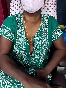 Snapshot of umashreetamil chatting on 15, 4, 2026 umashreetamil online show from 15, 4, 2026