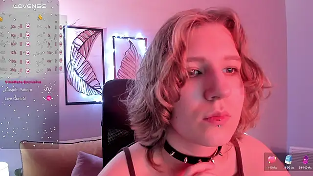 Hailey Foxy online show from 30, 10, 2025