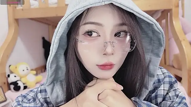 Snapshot of Sue101010 chatting on 12, 10, 2025 Sue101010 online show from 12, 10, 2025