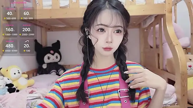 Snapshot of Sue101010 chatting on 15, 10, 2025 Sue101010 online show from 15, 10, 2025