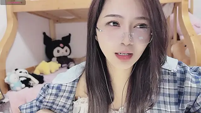 Snapshot of Sue101010 chatting on 20, 10, 2025 Sue101010 online show from 20, 10, 2025