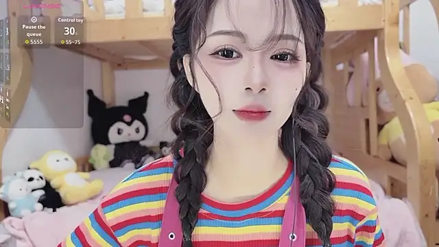 Snapshot of Sue101010 chatting on 28, 10, 2025 Sue101010 online show from 28, 10, 2025