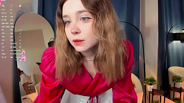 Snapshot of Lina_Glow chatting on 12, 9, 2025 Lina Glow online show from 12, 9, 2025