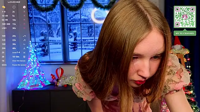 ElfredaTupy online show from 5, 12, 2025