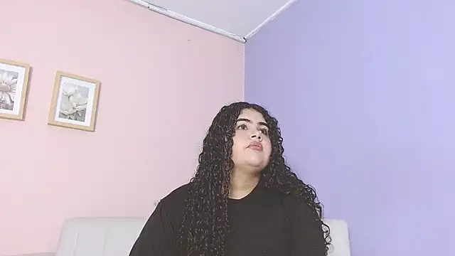 Snapshot of lourdes_moon22 chatting on 10, 9, 2025 lourdes moon22 online show from 10, 9, 2025