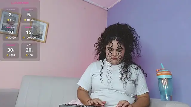 lourdes moon22 online show from 9, 10, 2025