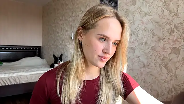 ElisabetLorney online show from 15, 9, 2025