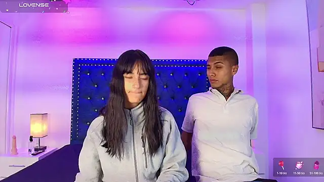 Snapshot of Damian_and_roxanne chatting on 4, 3, 2026 Damian and roxanne online show from 4, 3, 2026