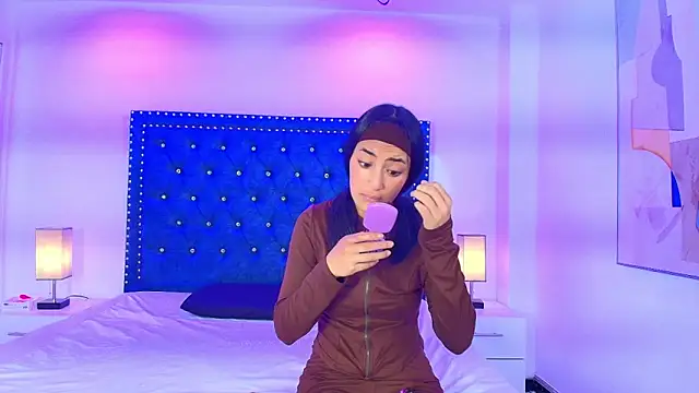 Snapshot of Damian_and_roxanne chatting on 9, 3, 2026 Damian and roxanne online show from 9, 3, 2026