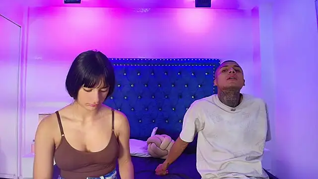 Snapshot of Damian_and_roxanne chatting on 1, 4, 2026 Damian and roxanne online show from 1, 4, 2026