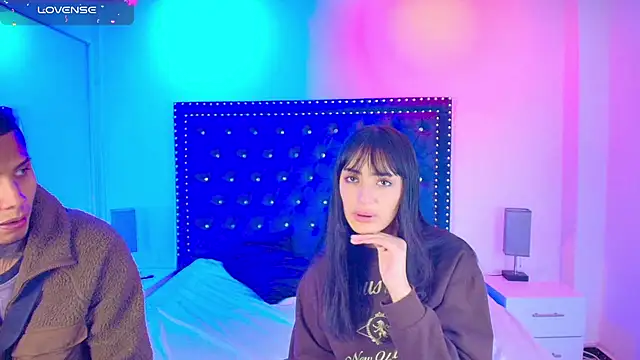 Snapshot of Damian_and_roxanne chatting on 12, 4, 2026 Damian and roxanne online show from 12, 4, 2026