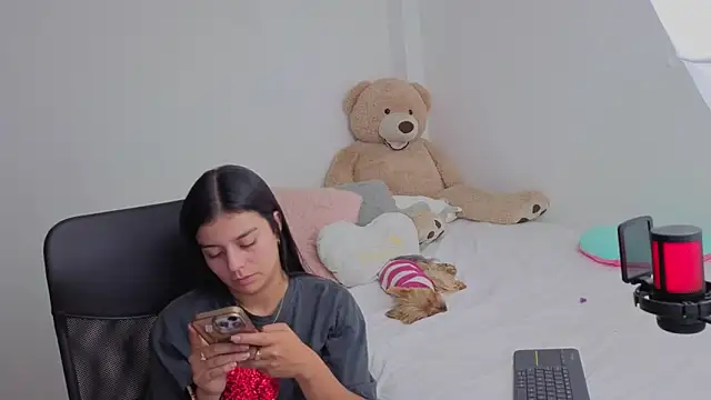 valerihouse online show from 1, 3, 2026