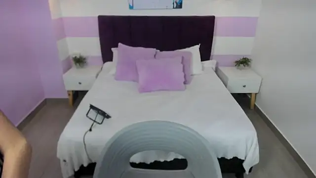 antonellariva  online show from 22, 9, 2025