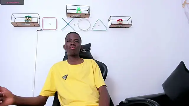 Snapshot of Alan_blacke chatting on 17, 12, 2025 Alan blacke online show from 17, 12, 2025