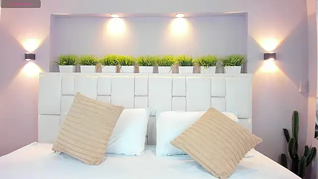 Snapshot of LunnaBlake chatting on 18, 12, 2025 LunnaBlake online show from 18, 12, 2025