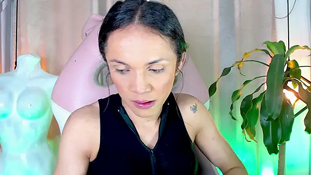 Snapshot of Cristal_Gem1 chatting on 23, 4, 2026 Cristal Gem1 online show from 23, 4, 2026