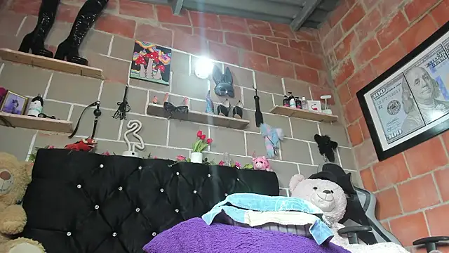 CharlotteBrowm online show from 15, 1, 2026