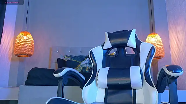 Thaiel Fosteer online show from 22, 4, 2026