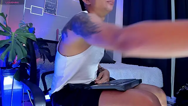 oliver mr  online show from 16, 10, 2025