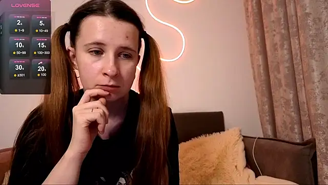  Linett  online show from 17, 11, 2025