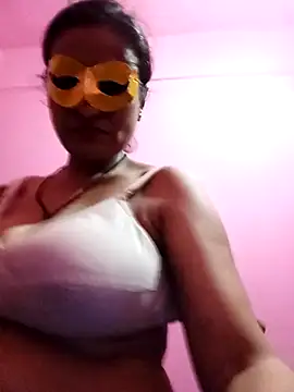 Snapshot of Gullapi chatting on 10, 4, 2026 Gullapi online show from 10, 4, 2026