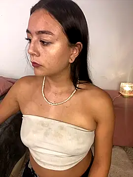 Snapshot of Gaby_7770 chatting on 4, 11, 2025 Gaby 7770 online show from 4, 11, 2025