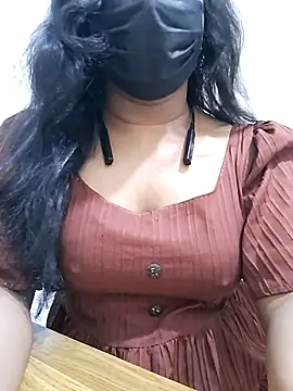Snapshot of BeautyGirl_sara chatting on 4, 10, 2025 BeautyGirl sara online show from 4, 10, 2025