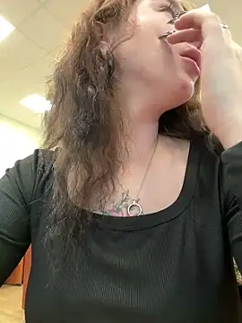 Snapshot of Mimiumuy chatting on 6, 10, 2025 Mimiumuy online show from 6, 10, 2025